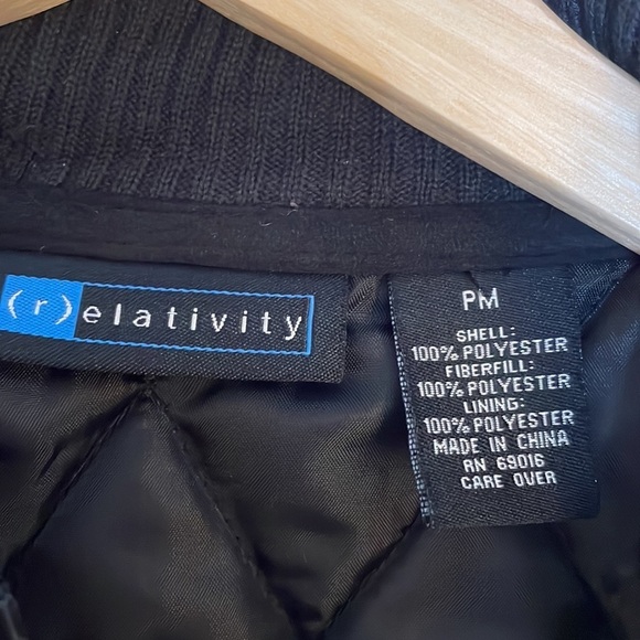 Black Relativity Vest‎ - Picture 2 of 4